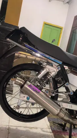 Ngecris bkal dadi kenangan 😌 #fyp #xyzbca #foryoupage #4u 