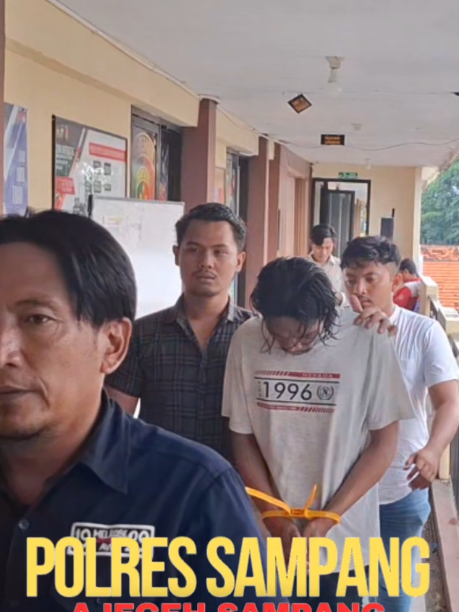 Satreskrim Polres Sampang amankan pelaku Curanmor TKP Desa Pangarengan Kecamatan Pangarengan Sampang - Jawa Timur #satreskrimpolressampang #polressampang #ajegehsampang #polriuntukmasyarakat #sampangmadura 
