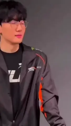 Pov: Anh ấy dỗ bạn, sau khi làm bạn khóc vì nhớ anh ấy  pov vậy thôi chứ tui nhớ ảnh thiệt (இ﹏இ`｡) cre voice: babyper001019 #fyp #foryou #viper #parkdohyeon #pov 