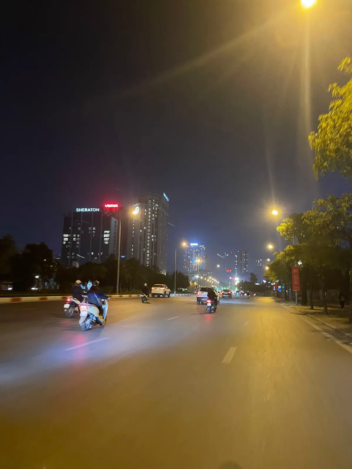 Bạn liên tục lo lắng về phần tiếp theo của cuộc đời, mà lại không nhận ra mình đang ở giữa những gì mà bản thân từng mong đợi. 