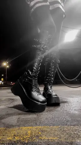 #platformshoes #boots #darkfashion #blackfriday #style 