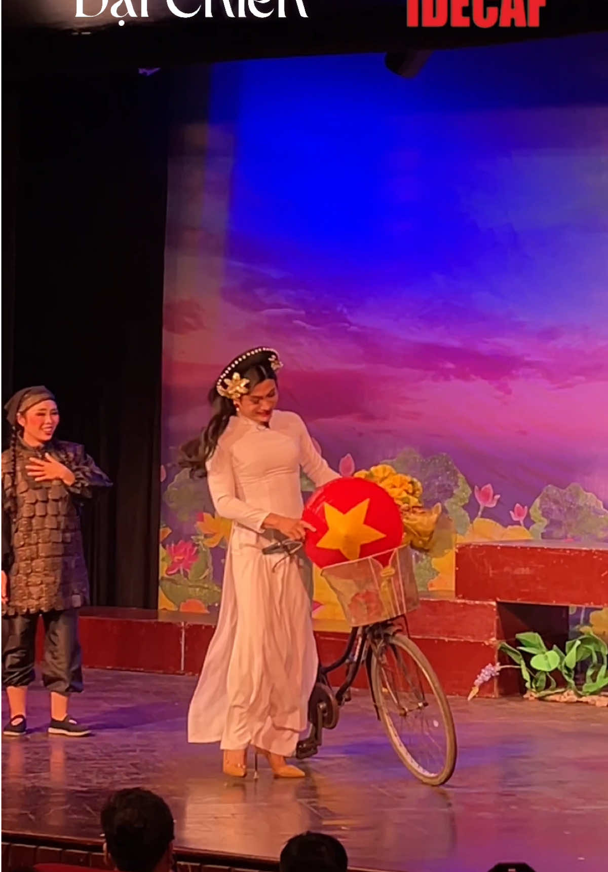 Hôm nay chị Tấm @Đình Toàn về giỗ cha … #tamcamdaichien #NhaHatKichIDECAF #KichIDECAF #IDECAF #HuongGiang 