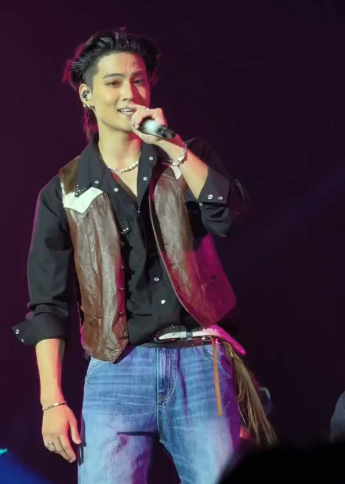 B.T.W. แบบใกล้เวที @JAY B  #TAPE_RE_LOAD_FINALE_BKK_DAY2  #TAPE_RE_LOAD_FINALE_BKK  #JAYB  #Def. #JAEBEOM  Cr.Kwan24Kwan