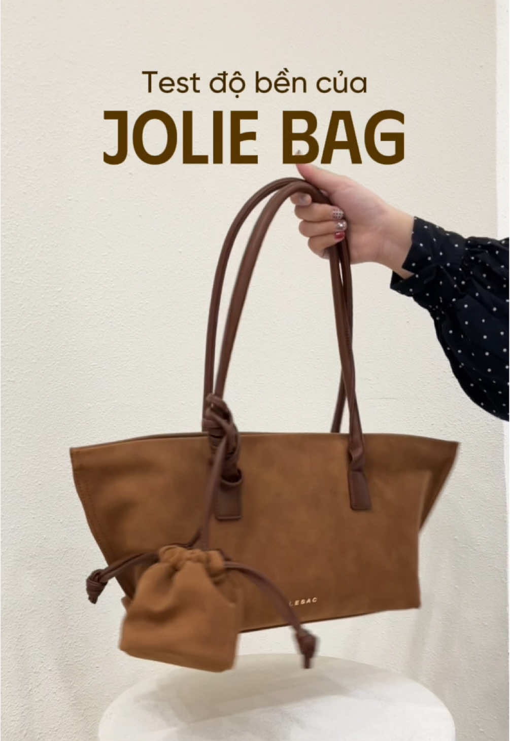 Chiếc túi có phom siêu xinh mà các bà phải có mùa nàyyyy 🤎 Cứng cáp nhưng vẫn mềm mại nhờ chất da, xứng đáng để mua lắm luôn áaaa #LESAC #tuixachnu #jolie #bag #fyp 