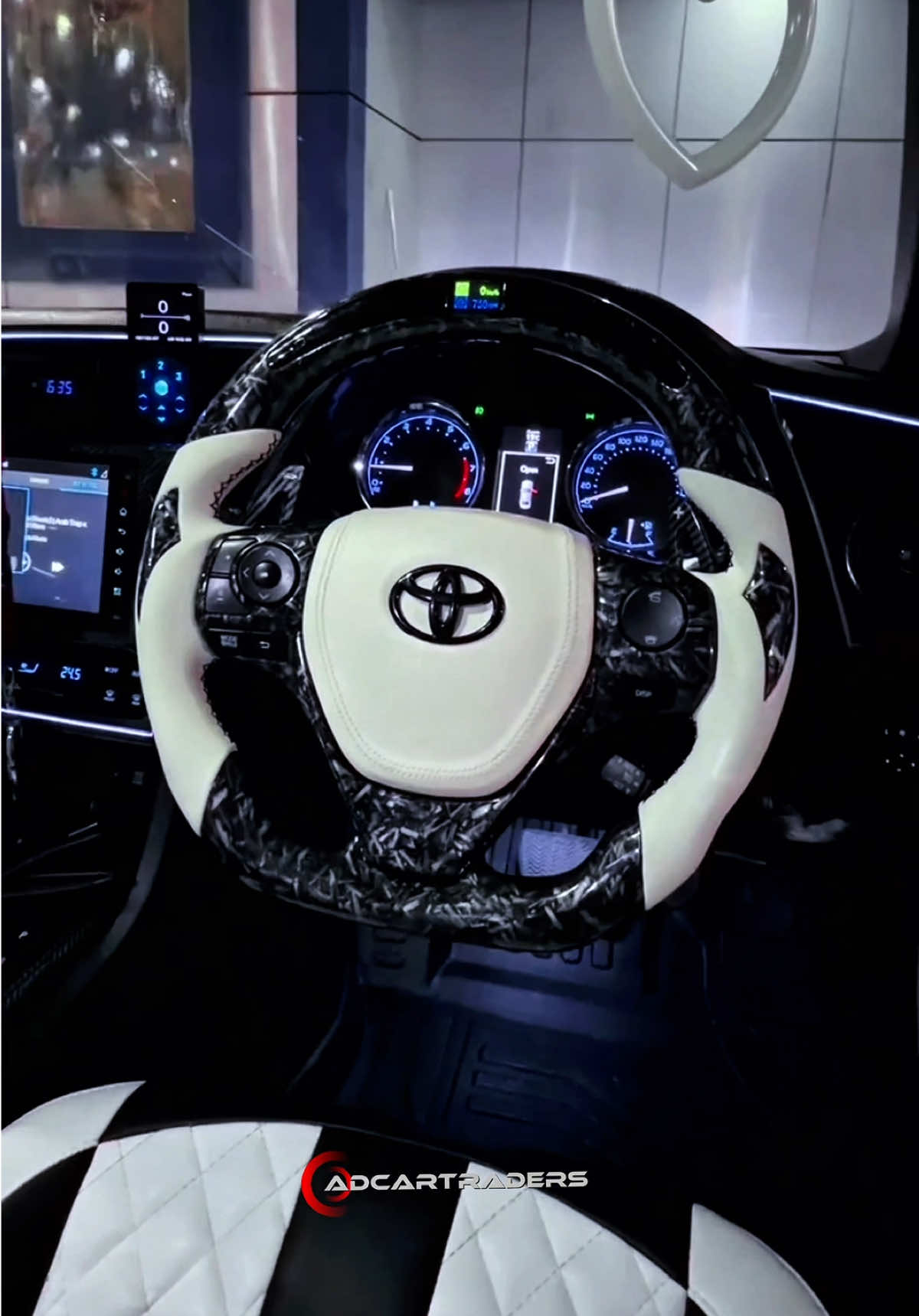 Grande ❤️‍🔥 #steeringwheel #peshawar #adcartraders #carbonfiber 