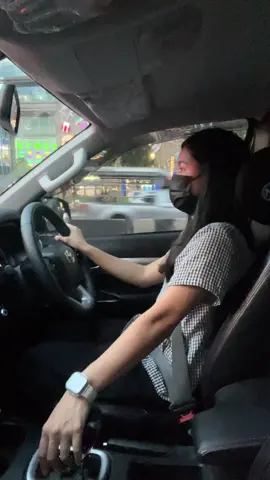 ตอนขับไม่กลัว กลัวตอนจอด😂 #ผู้หญิงขับกระบะ #มือใหม่หัดขับ #หัดขับรถ 