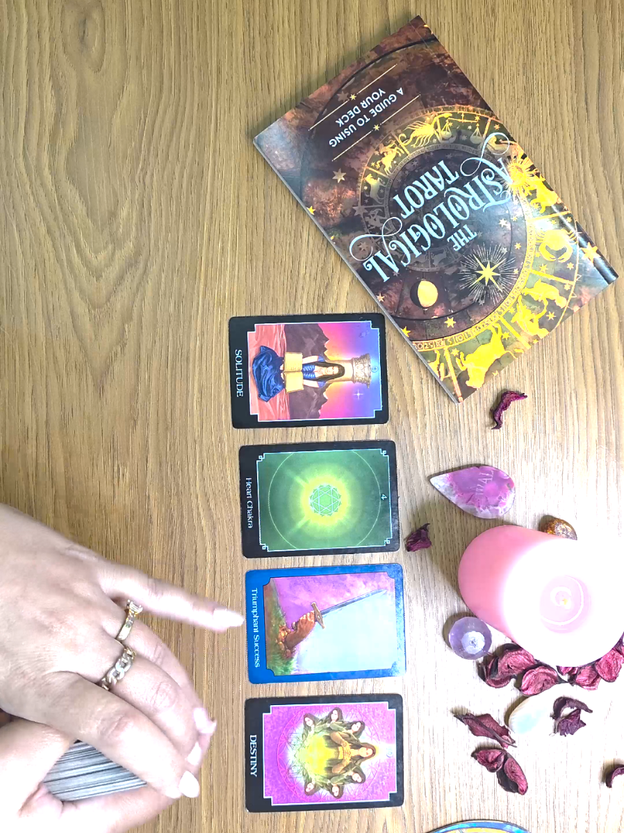 في عرض كبير جايي لعندك… ممكن يكون زواج، شغل، رزقة، أو سفر ✨ والطاقة عم تمشي بسرعة لصالحك… استعد لشي رح يغيّر حياتك 🔥💛 إذا حسّيت الرسالة إلك… اكتب 