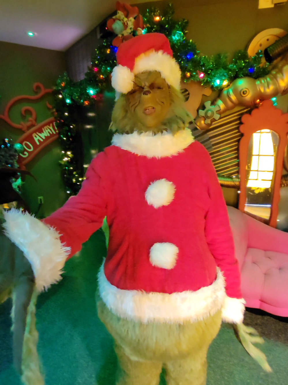 Universal Orlando Resort begins Holidays celebration today, with very special Grinchmas. #grinch #thegrinch #grinchmas #universalstudios #UniversalOrlando 