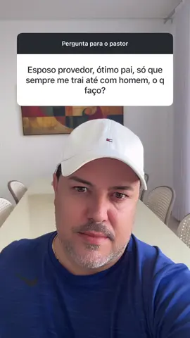 Esposo provedor, ótimo pai, só que me trai até com homem, o que faço?