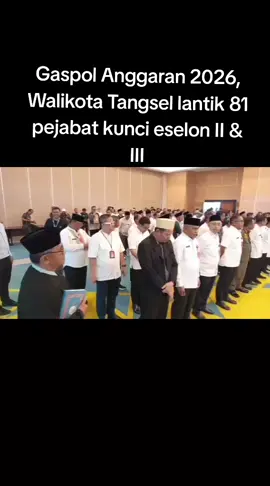 TANGERANG SELATAN - Wali Kota Tangerang Selatan Benyamin Davnie melantik 81 pejabat baru, terdiri dari Eselon II dan III, dalam sebuah perombakan birokrasi signifikan yang berlangsung di [ruang Blandongan Puspemkot  Jumat (21/11/2025). Langkah strategis ini diambil bukan sekadar rotasi biasa, melainkan untuk memastikan roda pemerintahan siap 