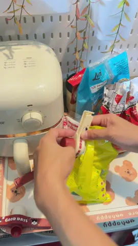 ASMR คลิปหนีบปากถุง  ช่วยชีวิตง่ายขึ้น 1000%  #หมิวหมิว #ห้องเล็กๆกับหญิงสาวผู้หนึ่ง #คลิปหนีบ #คลิปซีลปิดถุง 