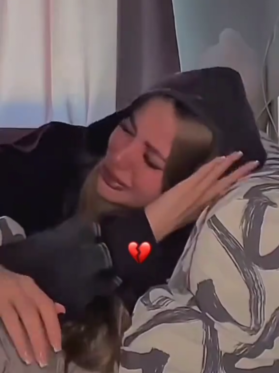 الكوبليه المحذوف من الشيله  شكرا عمر كمال بس حط الكوبليه المحذوف في الاغنيه  من فضلك @omarkamal.official 