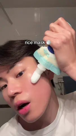 rice in the inside but also in the outside for the perfect clear and flowy skin ! the asian secret to young skin 🤫 #asian #ricemask #rice #facemask #skincare 