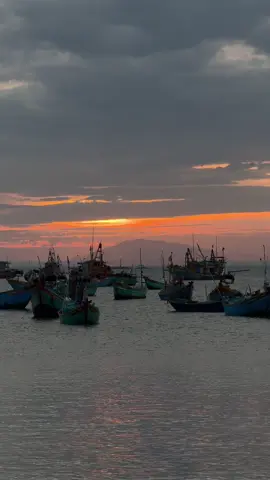 Nếu bạn có ước mơ lớn thì người đồng hành không được chọn sai. Vì yêu một người an toàn và vững vàng sẽ khiến bước chân của bạn nhẹ hơn khi theo đuổi ước mơ.. #xuhuong #fyp #suynghitrongtoi #hoanghon #muine 