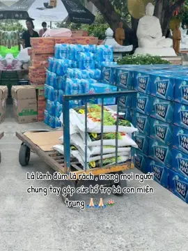 Chia sẻ với mọi người 1 địa chỉ đang tiếp nhận vật phẩm cứu trợ. Cần lắm những tấm lòng!!!  Địa điểm : 259 Kha Vạn Cân ( Chùa Ưu Đàm )                                            CHIA SẺ VÀ LAN TOẢ ĐẾN MNG ĐỂ CHÚNG TA CÙNG NHAU CHUNG TAY GIÚP BÀ CON TRONG MÙA BÃO LŨ NÀY NHÉ !!  #cuutromientrung #lulutmientrung #chuauudam #bãolụtmiềntrung #xh 