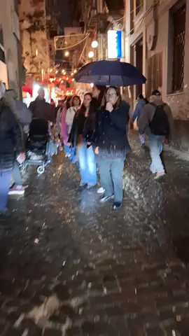 casa vacanza HOME🏚ROMANELLO via duomo nel 💙 di naplli centeo storico per info PVT 