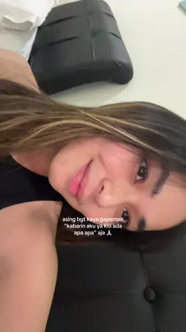 asing bgt kaya gapernah sok sibuk sm aku aja akHhh. pret akH~ sekian terimakasih