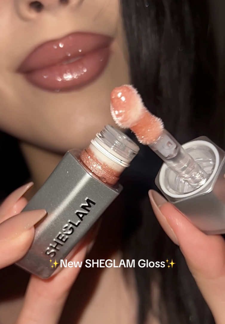 It’s also long lasting✨  #SHEGLAM #SHEGLAMLipgloss #Glasslockairgloss #SHEGLAMpartner @SHEGLAM 