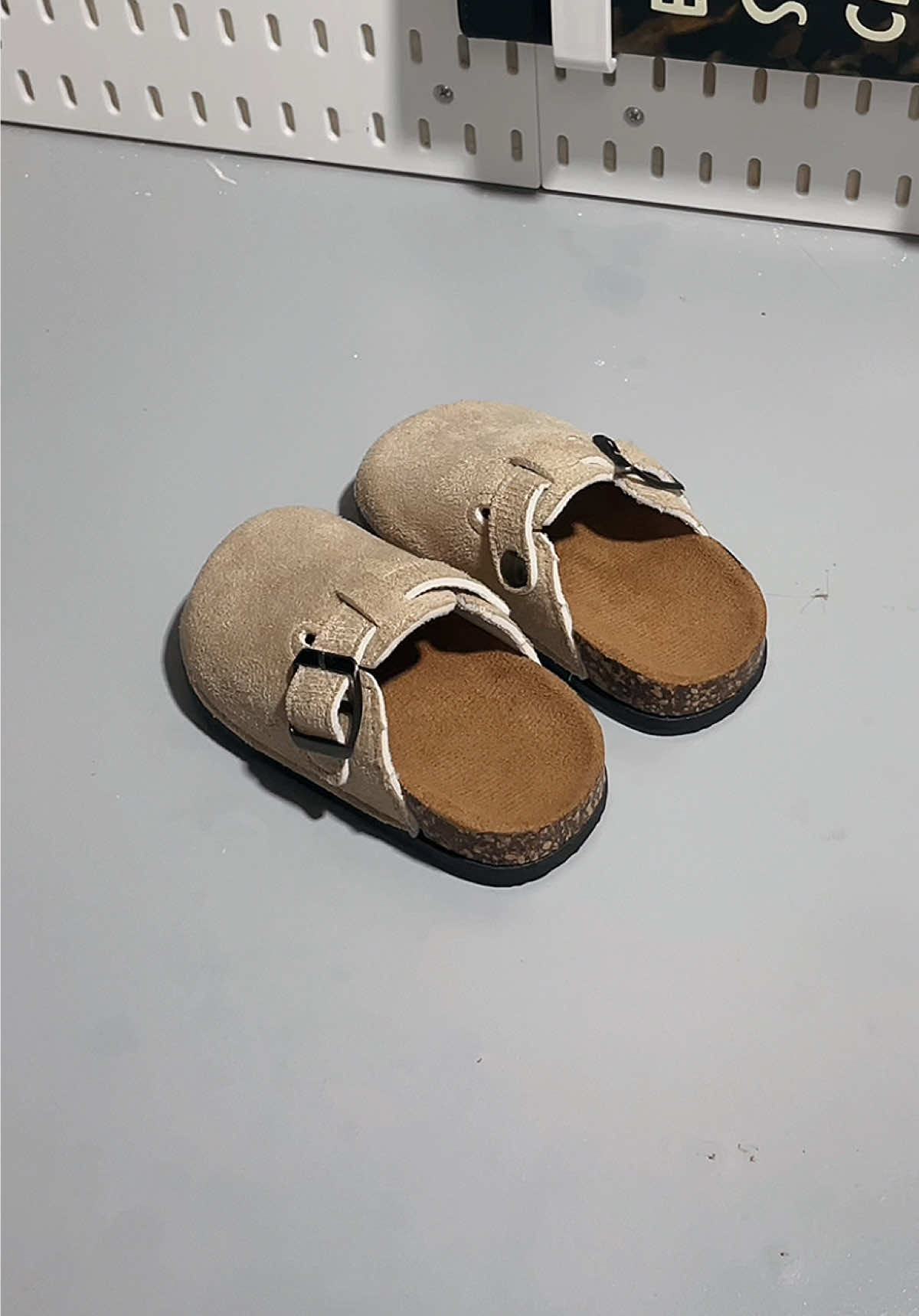 children’s clog sandals #kidssandals #childrenssandals #kidsslippers #toddlersandals 
