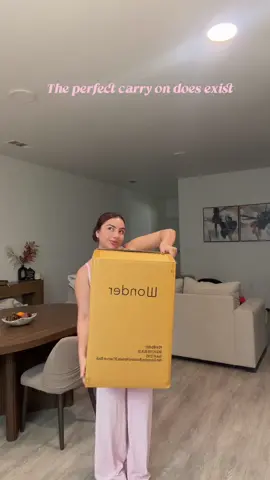 my new little carry-on bestie… she’s perfect 🥹🖤 #fyp #wonderluggage #traveling #luggage 