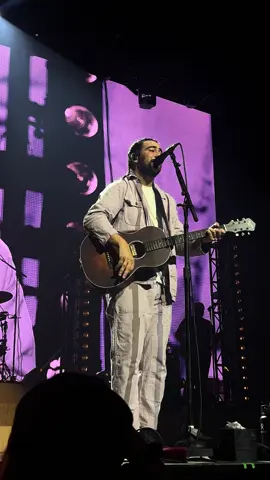 Patiently waiting for the new album @Noah Kahan #busyhead #redsoxfoundation #noahkahan #boston 