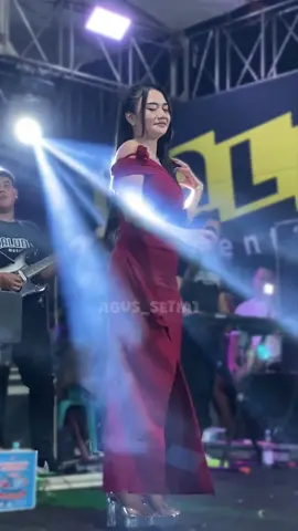 Terlarang?🥺@Monicaa @𝙇𝘼𝙇𝙐𝙉𝘼 𝙈𝙐𝙎𝙄𝘾 𝙀𝙉𝙏 @Promotor Laluna Music @agus kudus #agussetia #monic #laluna #fypviralシ #foryou 