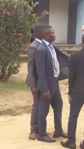 vendredi youppiiiiii#rire_tiktok🤣🤣🤣👌🙉🙈🙊  #poirtoiiiii #bukinafaso🇧🇫 #camonmyway 