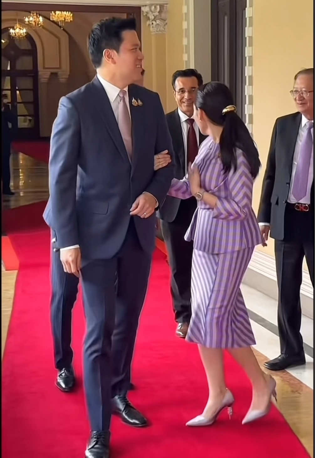 Những pha giật mình, bất ngờ nhưng rất đáng yêu và dễ thương của chị thủ tướng Thái Lan 😁 @ingshin21 #thailand🇹🇭 #xuhuong #xuhuongtiktok #fyp #viral 