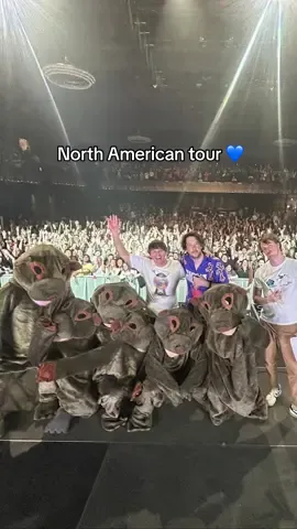 Still buzzing 🐝 and full of so many amazing memories from our North American tour. Seriously, thanks so much to every single one of you 23,000 people who bought a ticket, danced and sang hearts out with us night after night, we’re such lucky marsupials to get to do this. (Now off to warm up for the 2nd leg of our UK tour, kicking off in Edinburgh on December 2nd!🥳) Dan, Murph & Tord 💙  #thewombats #northamerica #tour #OnTour #newmusic 