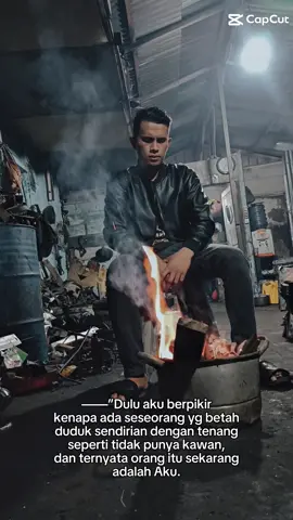 terkadang duduk sendiri itu lebih tenang.. #fypシ゚  #mekanikmuda #CapCut 