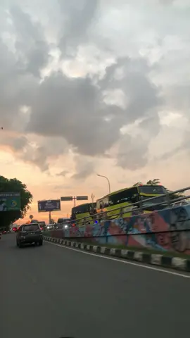 🌤️ #karawanghitz #karawanginfo #sunsetview #4u #fypage 