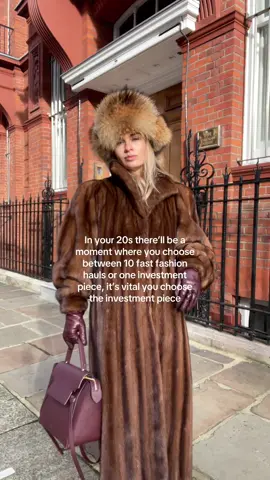 especially if it’s a  fur coat #realfur #sustainablefashion 
