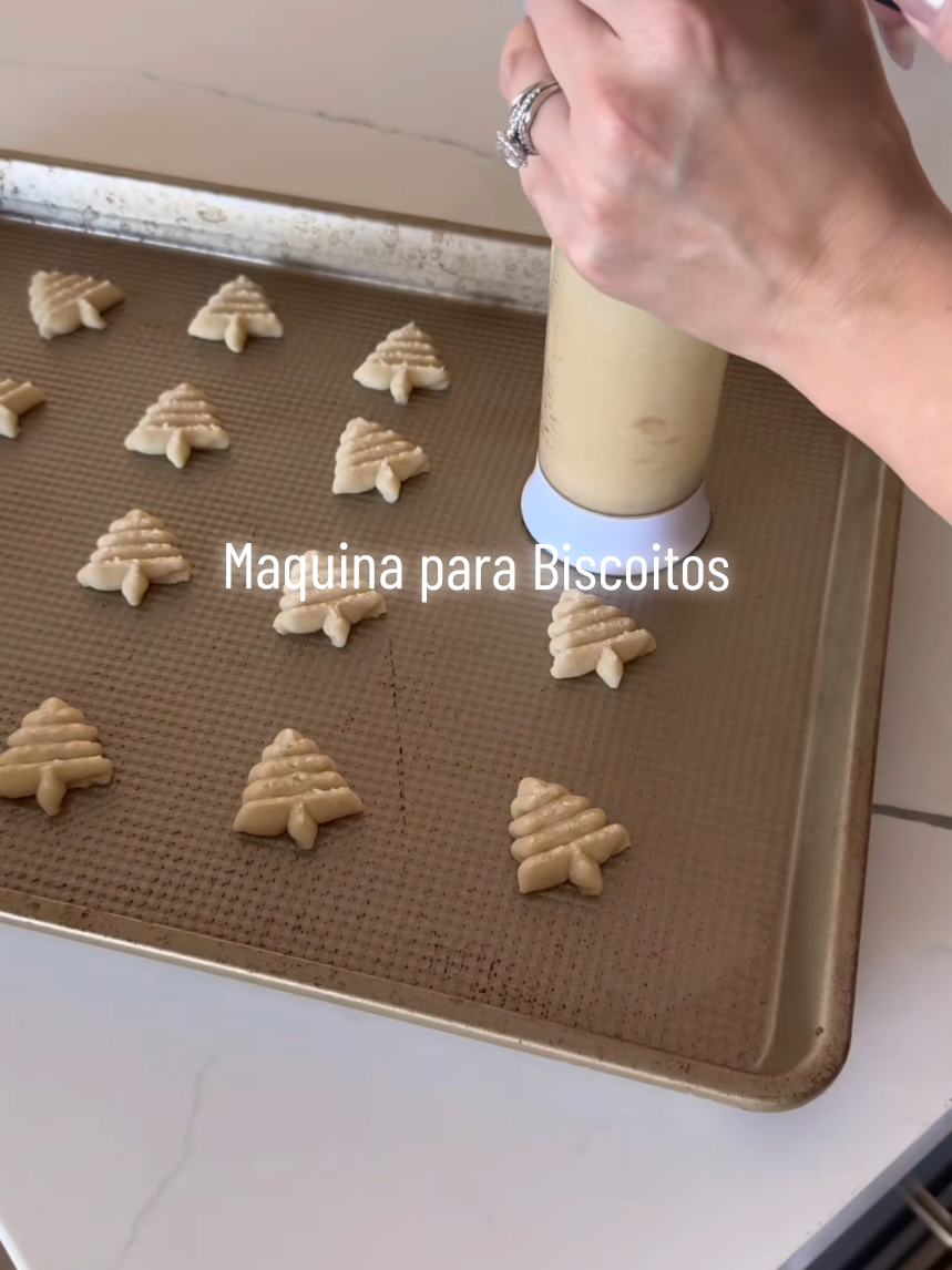 Essa máquina é perfeita para fazer biscoitos decorados 🤌🏻😍 Gostou? É só comentar LINK que eu te Mando 🩷  #creatorsearchinsights #achadinhos #shopee #natal 