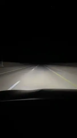 ‏انا اصد عن شوفتك وأغضي ليا مريت ‏اخاف التفت لك يذرف الدمع من عيني ‏اثـابر واكابر واتـعزم ويابالفيـت ‏ولـو ان دمي واقفن في شراييني#fyp #foryoupage 