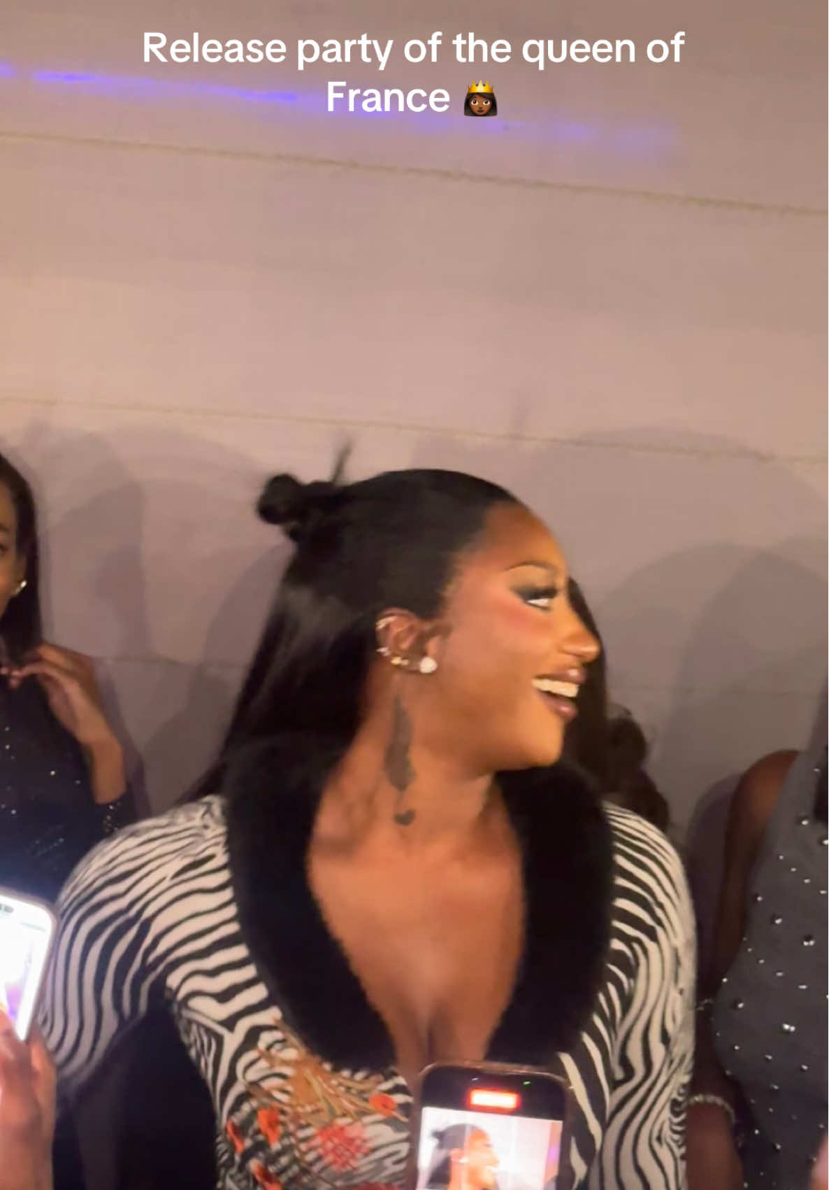 Omgg ! J’étais trop contente d’être partie à la release party d’Aya  ! 😍  Ça fait 10 ans que je l’écoute, tout mon entourage sait que c’est ma star 😂 🙏🏾 En tout cas yavais l’ambiance dehh 🎉 #aya #fyp #nostress #destinee #pourtoiiiii 