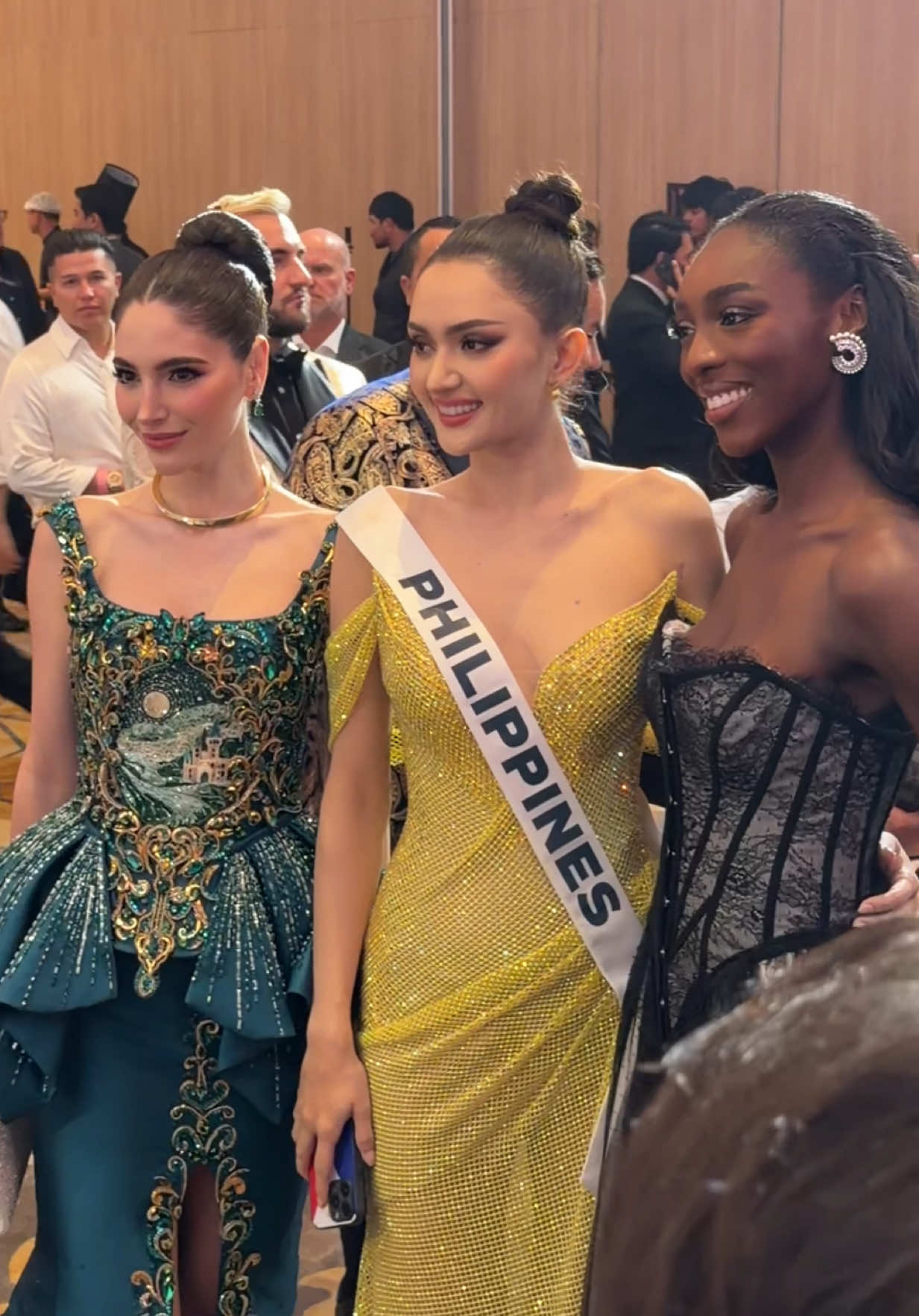 These three 👑👏🏻 #MissUniverse2025 #74thmissuniverse #missuniversephilippines #missuniversevenezuela #missuniversecotedivoire 