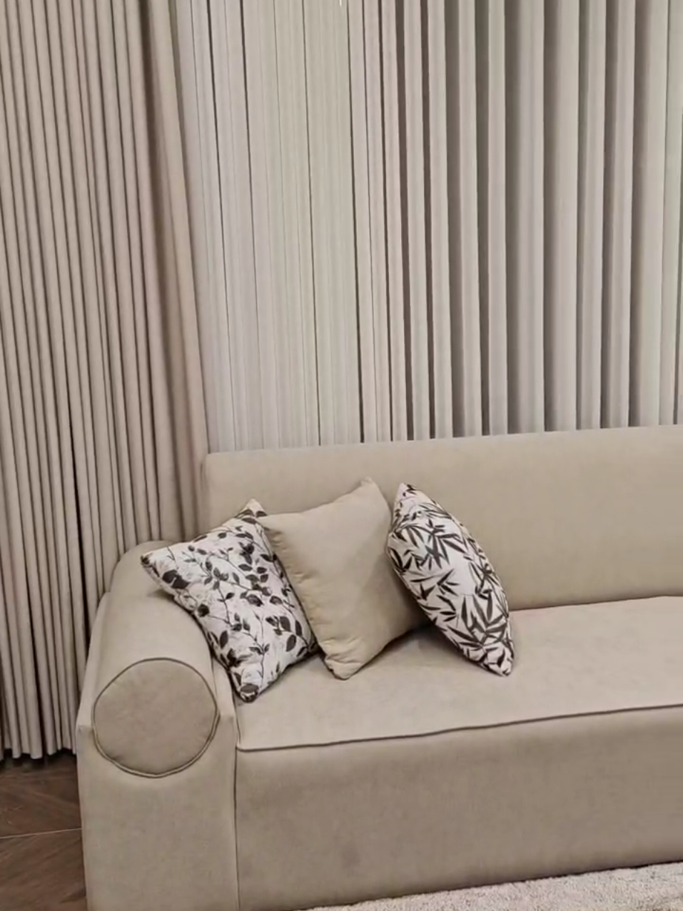 تفصيل وتنفيذ جميع تصاميم الكنب والستاير والجلسات الأرضية  للتواصل 0501790562 #كنب#ستائر_ويفي #كنبات_مجالس #الشعب_الصيني_ماله_حل😂😂 #الجمعة_البيضا 