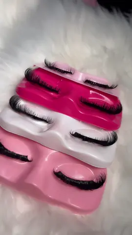 #striplashes sitting pretty 😍 #500kviews available for pickup 💯