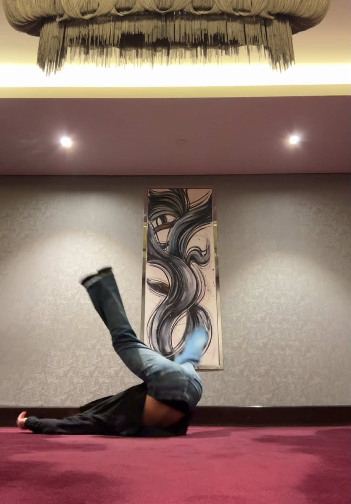 Left right left right🤣