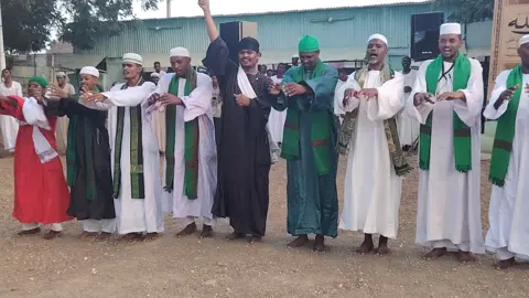 اللهم صل على سيدنا محمد النور وآله 