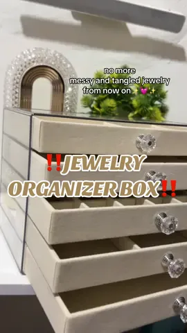 llove this jewelry organizer ❤️‍🔥#acrylicjewelryorganizer #jewelryorganizer #jewelrybox #jewelryboxorganizer #acrylicorganizers 