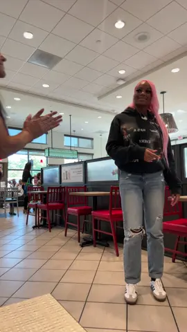 Mami said she wanna make a tt with pink hair 😭😭#drphillipshighschool #orlando #co26 #fypシ 