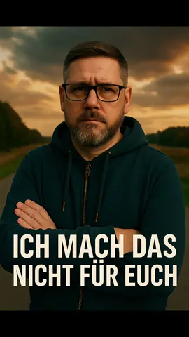Manchmal merkst du erst viel zu spät, wie viel du geschluckt hast. Wie oft du funktioniert hast, nur damit andere zufrieden sind. Dieses Lied heißt „Ich mach das nicht für euch“ – für alle, die endlich für sich selbst einstehen. Die wissen, wie schwer das ist… und es trotzdem durchziehen. Voice of a Broken World. Music for a Better World. Die Musik findest du auf allen Plattformen – unter Multisozialamt. Ich schreibe meine Texte selbst. Die Musik wird mit modernen Tools umgesetzt, aber die Inhalte und Aussagen sind echt und von mir. #multisozialamt #ichmachdasnichtfüreuch #durchhalten #selbstrespekt #voiceofabrokenworld 