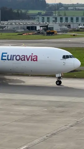 Euroavia Airlines B767 Taxi to Runway 28 at Zurich Airport #planespotting #zurichairport #euroavia #b767 #fyp 
