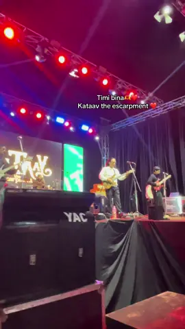 Timi bina🫶❤️#chitwan_muser #concert #music #musicworld #foryoupage @KATAAV @Pravin Lopchan 