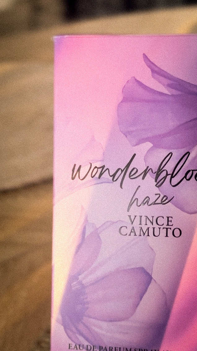 Love the perfect balance of warmness and freshness of wonderbloom Haze! @Vince Camuto #WonderbloomHaze #VinceCamutoFragrances #gifted 