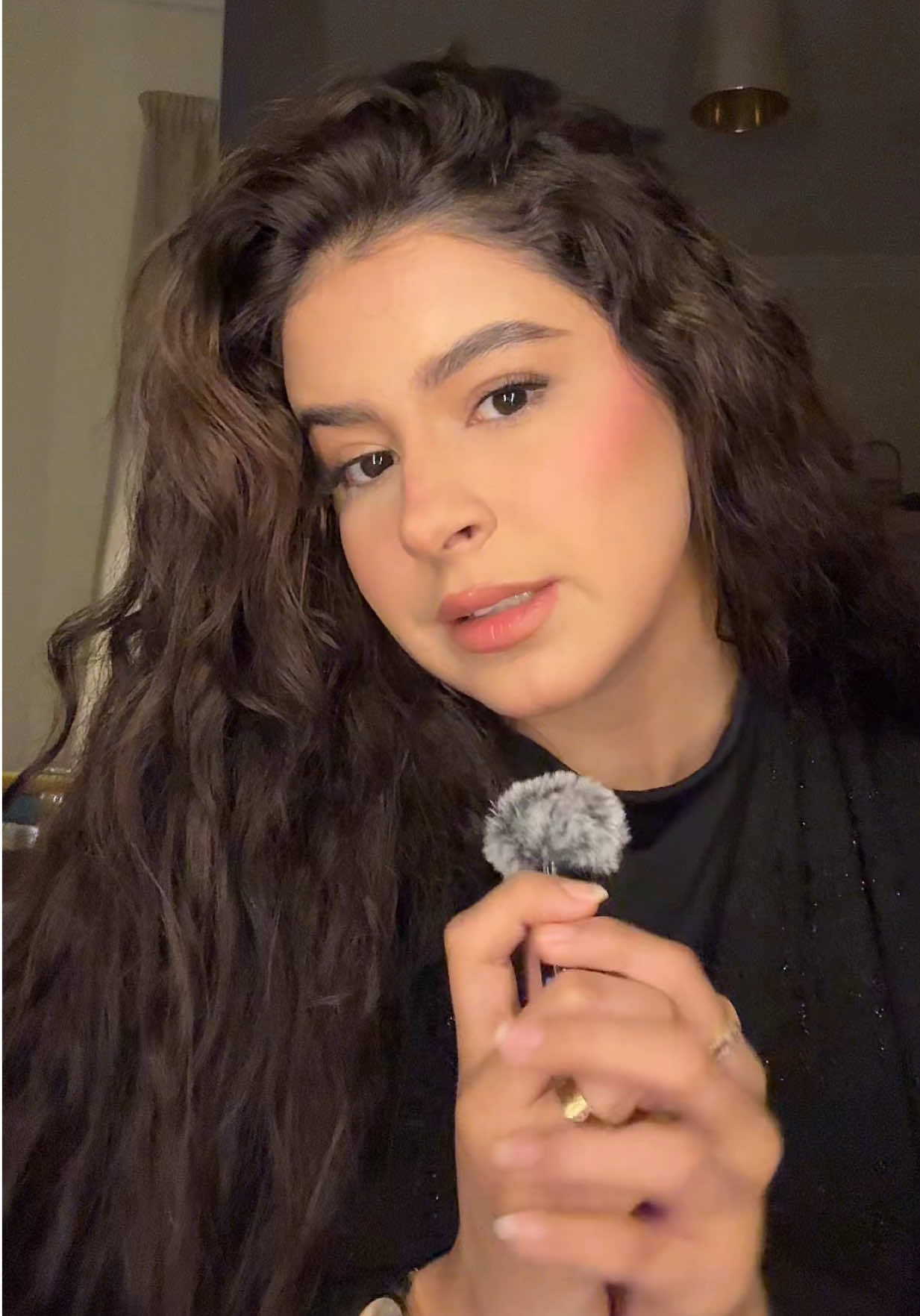 احلى طريقة تثبيت بالنسبة لي واستخدمي اي بودرة عادي اهم شيء تعرفين انها تناسبك من ناحية لونها و قوامها 🫡🌸  #ياسمين_الفاطمي 