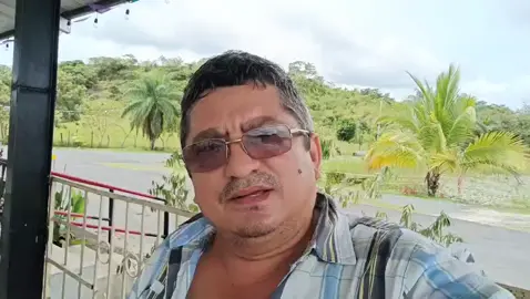 Santiago Veraguas lago nohel disfrutando un almuerzo al estilo campesino 