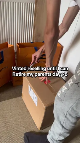 Vinted reselling until I can retire my parents day 98 #vinted #reseller #business 