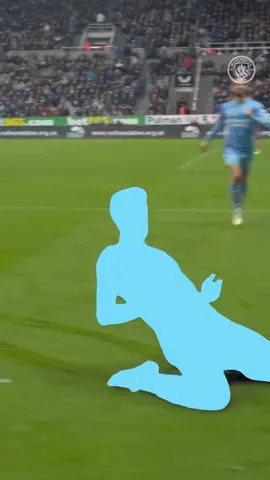 Can you remember who scored this screamer against Newcastle? 🤔 #ManCity #PremierLeague 